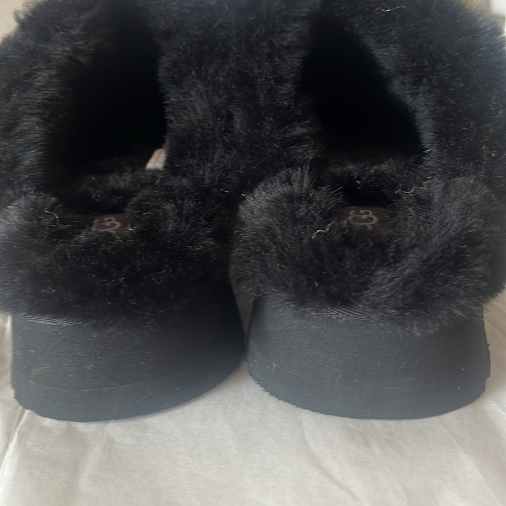 Uggs Womens Platform Slippers - image 4